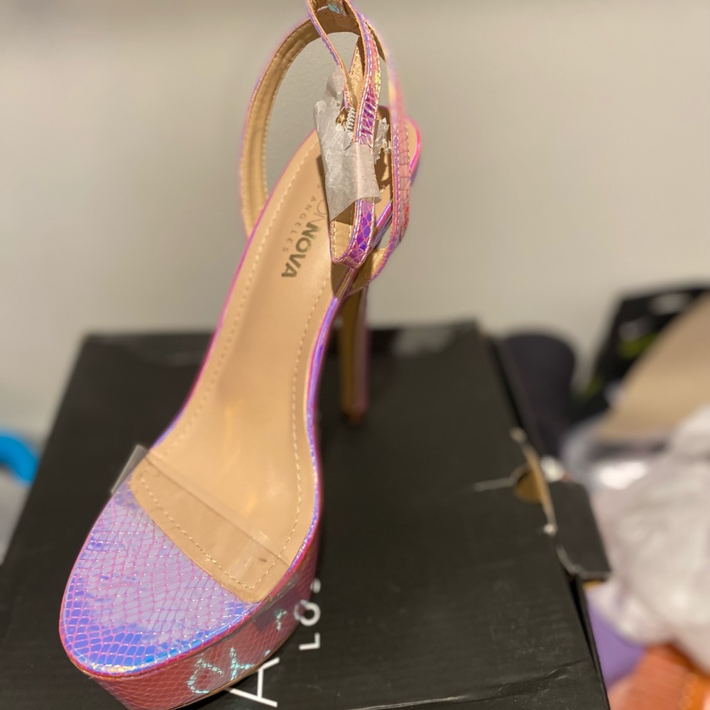 Shoes - Picture 3 of 4